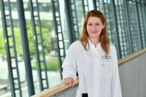 Portraitaufnahme von Dr. Lisa Cuba